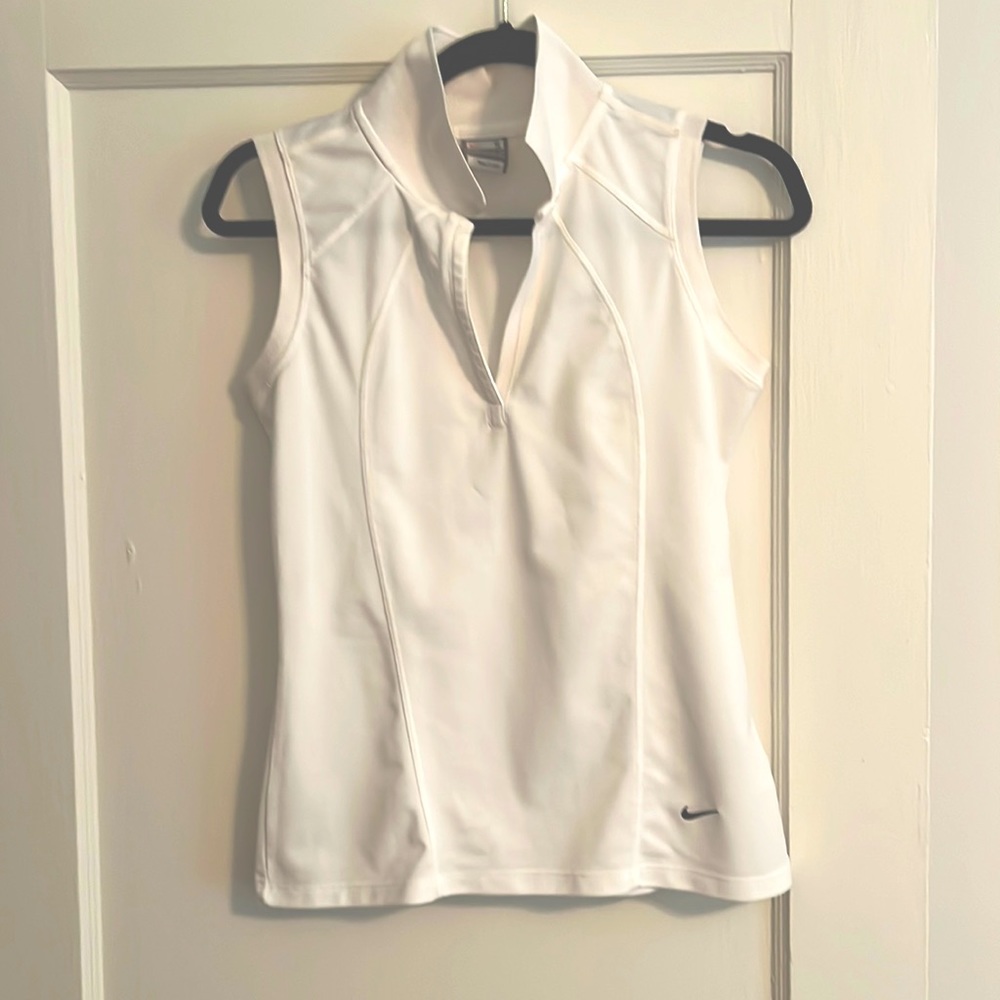 Nike Fit Dry White Size small-tennis or pickle ball top